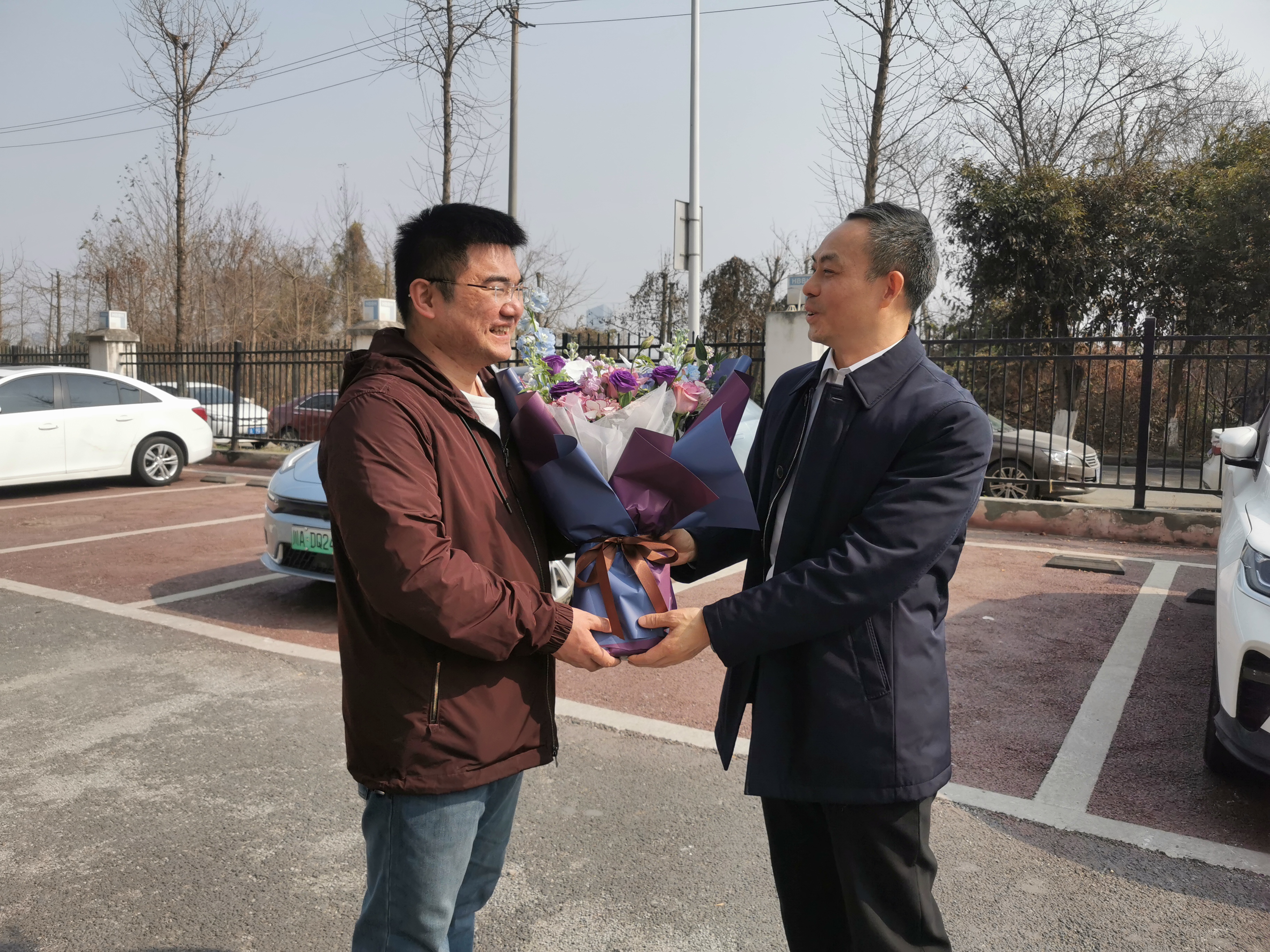 青白江区人民法院莅临华邦保和开展节前交流关怀活动